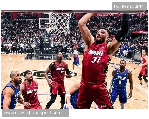 阿德巴约轻松发挥11投4中斩获18分7篮板5助攻3盖帽助球队取胜