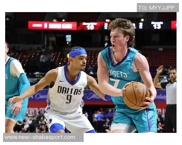 克尼佩尔表现起伏不定10投仅中3收获8分4板3助2帽并有5次失误 克尼佩尔表现起伏不定10投仅中3收获8分4板3助2帽并有5次失误