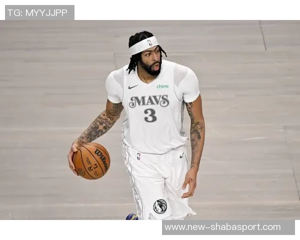 独行侠训练照曝光浓眉佩戴护目镜克莱弗与拉格齐齐亮相展现状态 独行侠训练照曝光浓眉佩戴护目镜克莱弗与拉格齐齐亮相展现状态