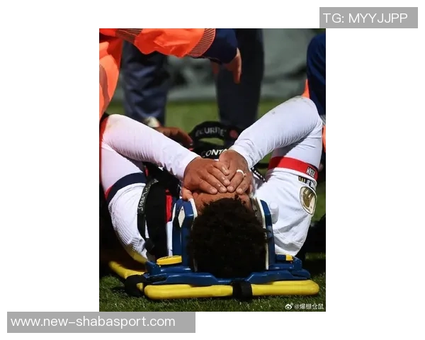 浓眉再遇伤病困扰首节小腿受伤退赛仅得4分4板表现受限 浓眉再遇伤病困扰首节小腿受伤退赛仅得4分4板表现受限