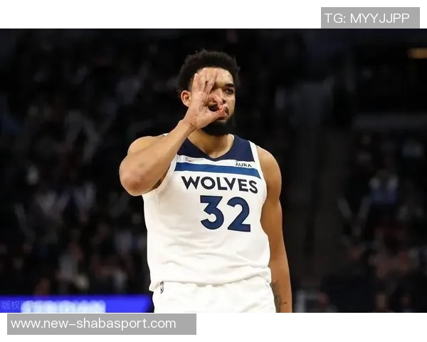 芬奇称赞迪林厄姆与里德默契配合突破篮下表现出色