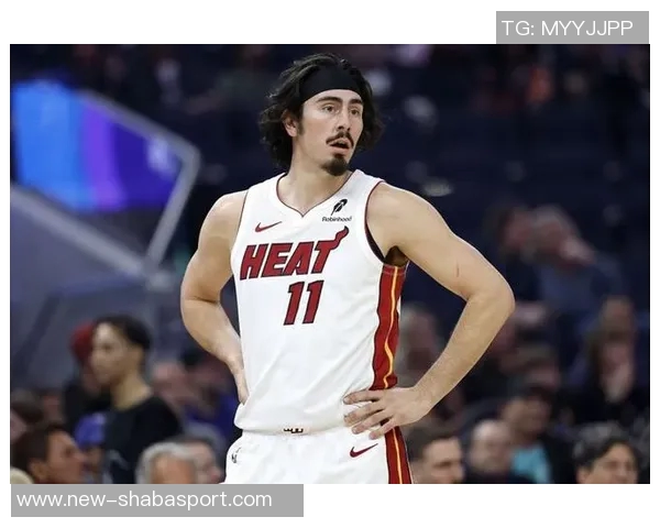 热火记者报道哈克斯左脚踝扭伤球队明日将决定他的出战状态