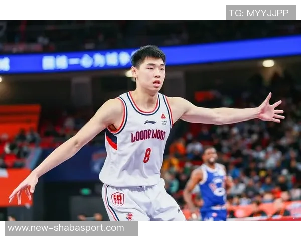 崔永熙积极备战早日回归赛场训练照曝光展现力量与技术并重 崔永熙积极备战早日回归赛场训练照曝光展现力量与技术并重